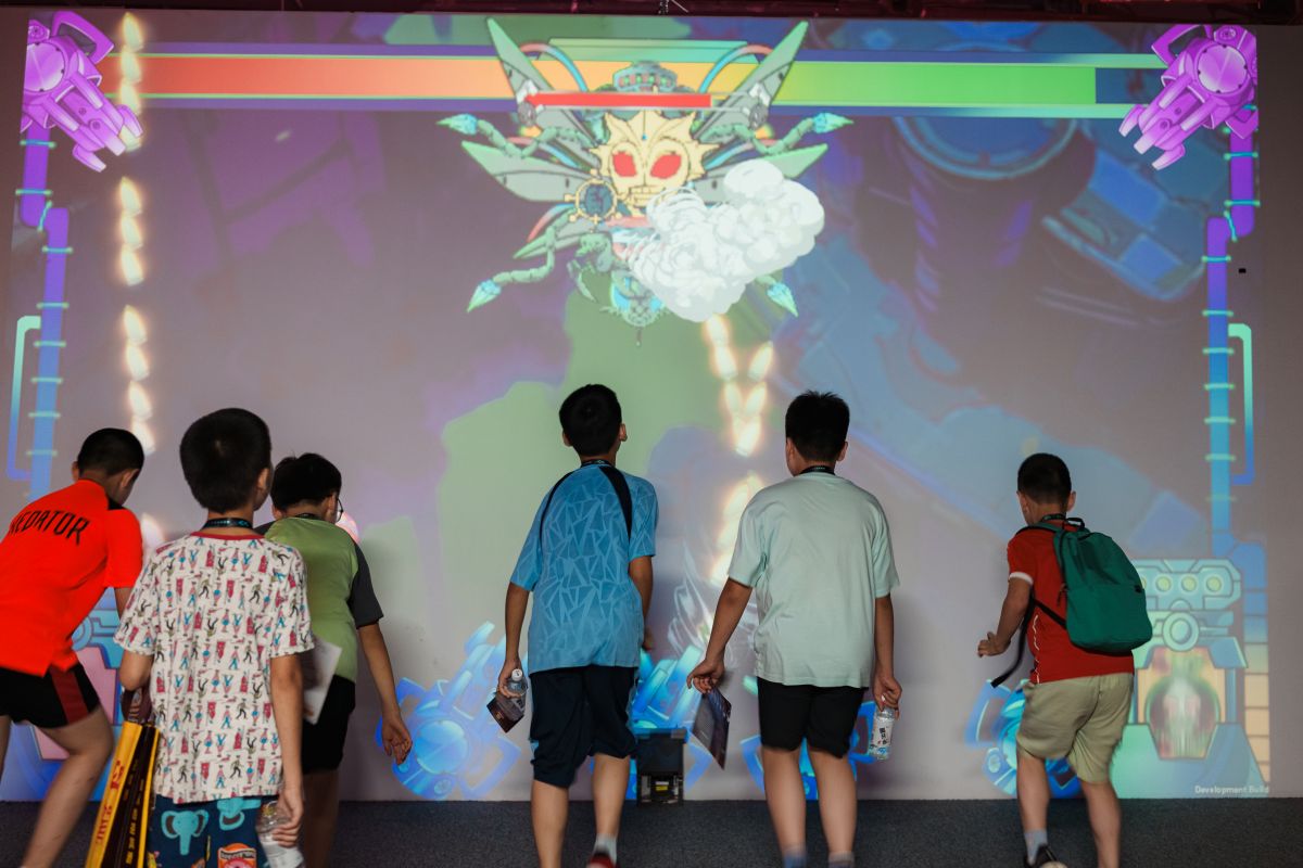 梅奔中心这场公益活动太暖了：孩子们和奥特曼来了一场“零距离”互动！